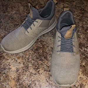 Sketchers Brand Tennis Shoes